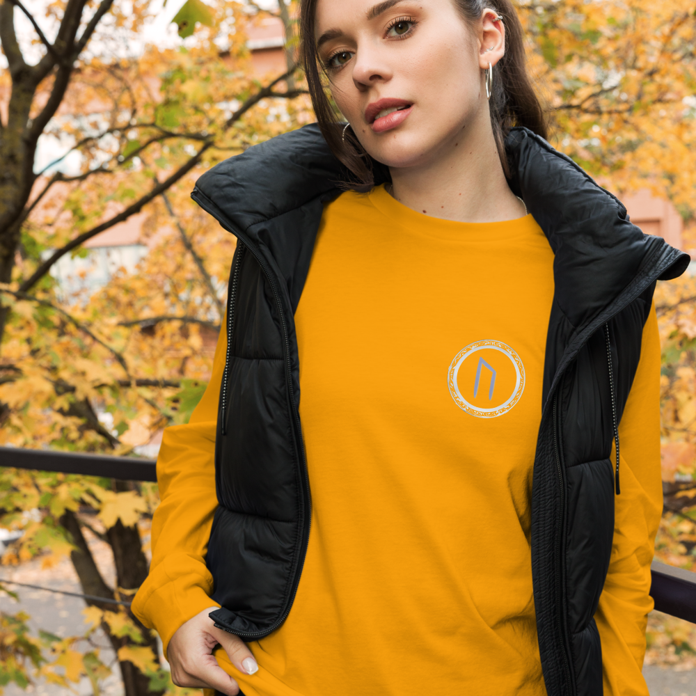 URUZ Long Sleeve Tee - Stay Stylish and Expressive with the Perfect Wardrobe Staple